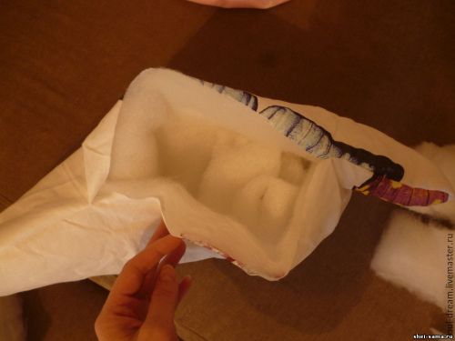 Наполнение подушки синтепоном