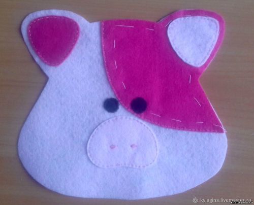 Пришиваем пятачок, на котором вышиваем ноздри швом «петля в прикреп»