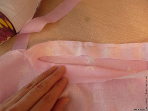 Укреплённый край чехла подушки